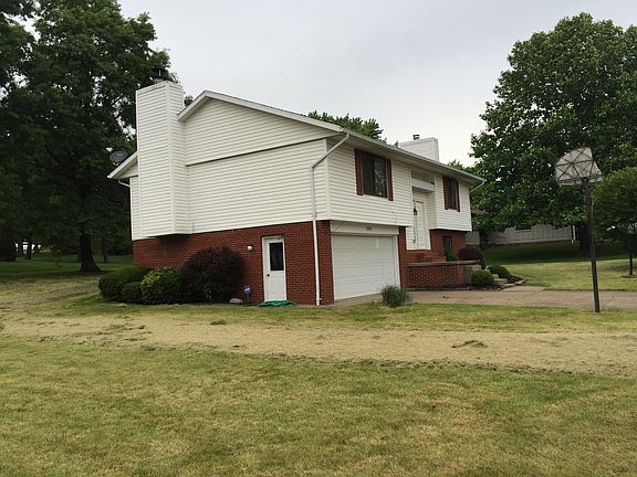3rd image of 1599 E Algonquin Dr