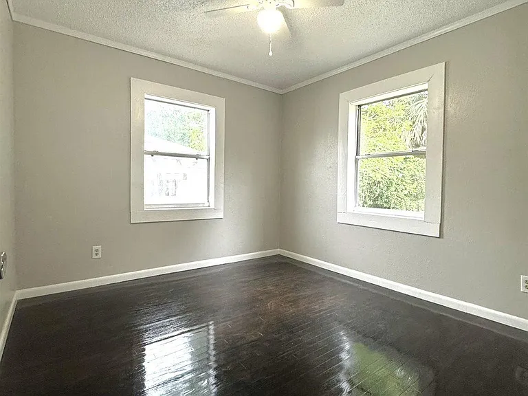 128 Brandon Ave — Photo 5