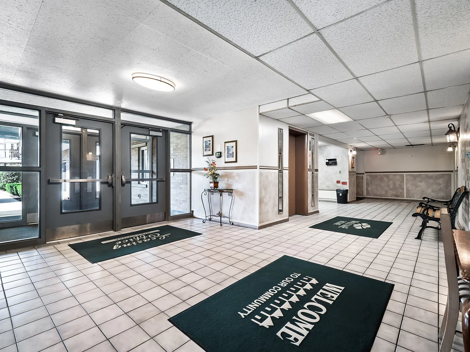 Cross Creek Apartments — Photo 1