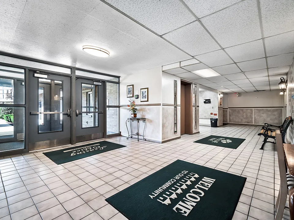Cross Creek Apartments