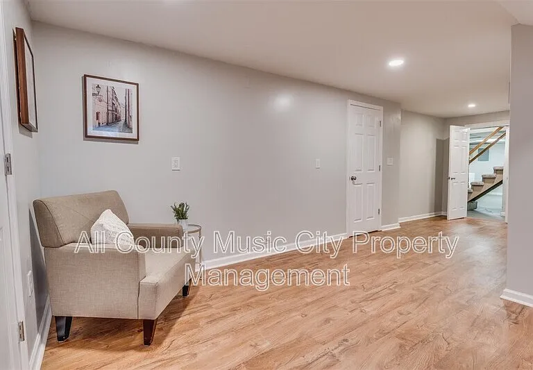 209 Rhine Dr — Photo 18