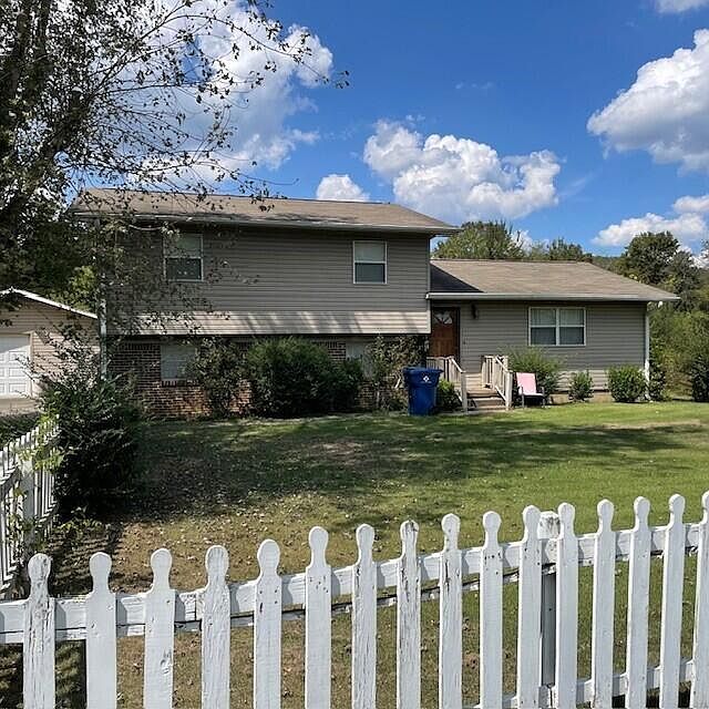 1st image of 3240 Maryland Cir SE