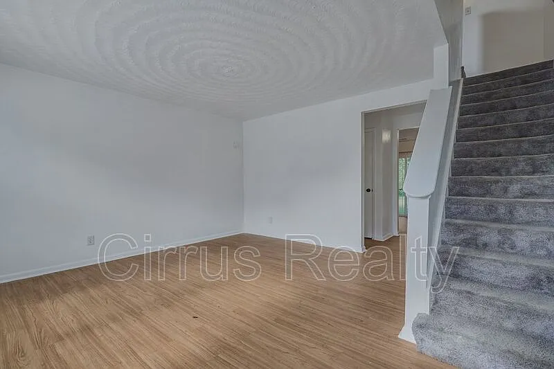 2 bed, 1.5 bath, 1040 sqft, $1,495 — Photo 3