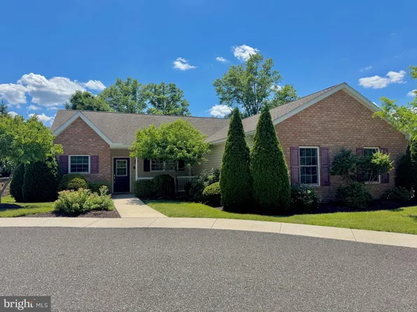 12 Luwig Ln, Pottstown, PA 19464