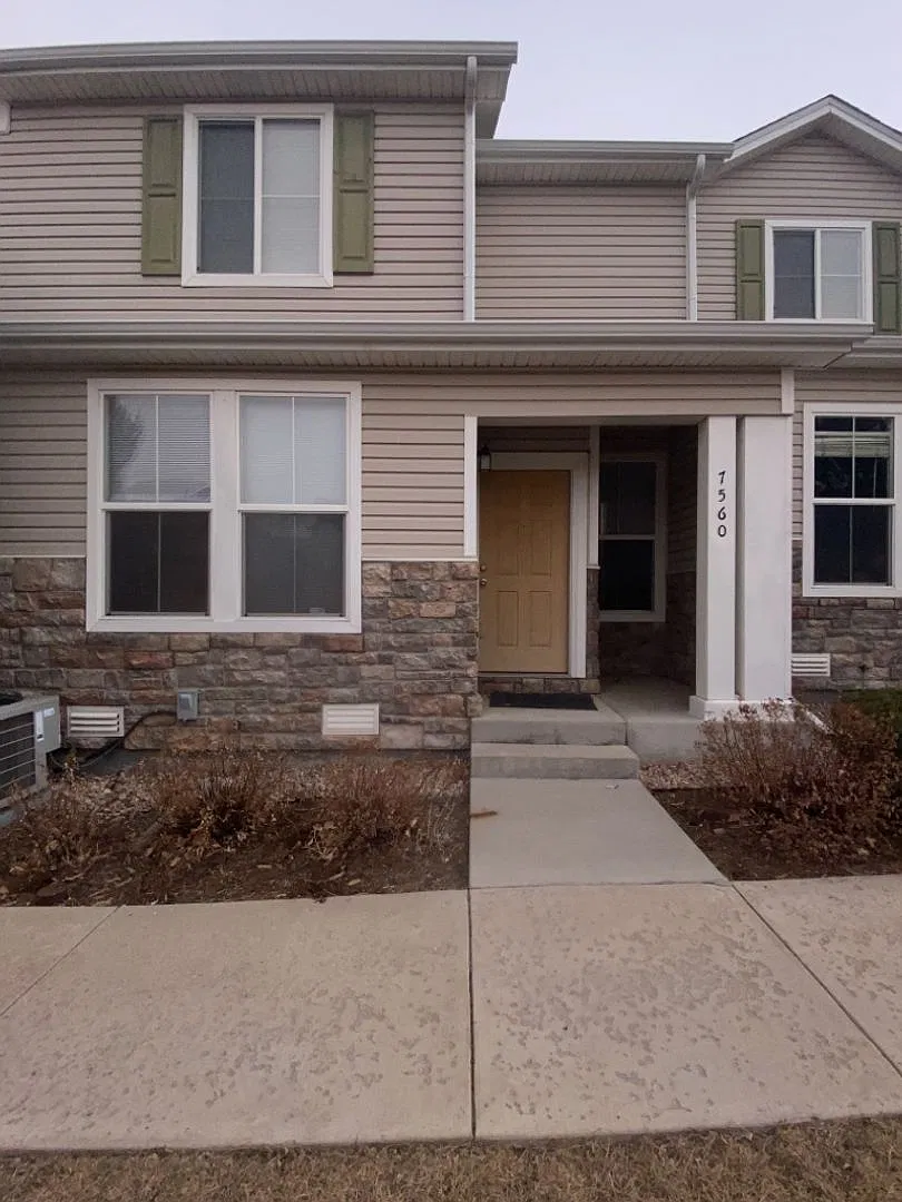 3Bed/3Bath Townhome Near Ft Carson on Sandy Springs! — Photo 1