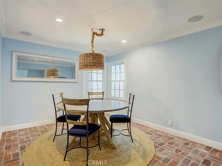 2128 Miramar Dr — Photo 12