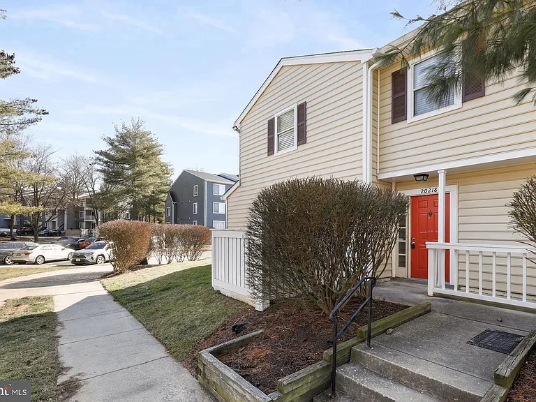 20218 Halethorpe Ln #215 — Photo 1