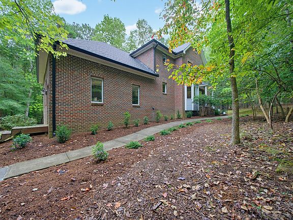 3rd image of 1105 Erins Way Ln