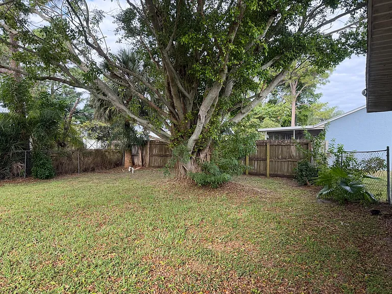 2342 SW Bayshore Blvd — Photo 23