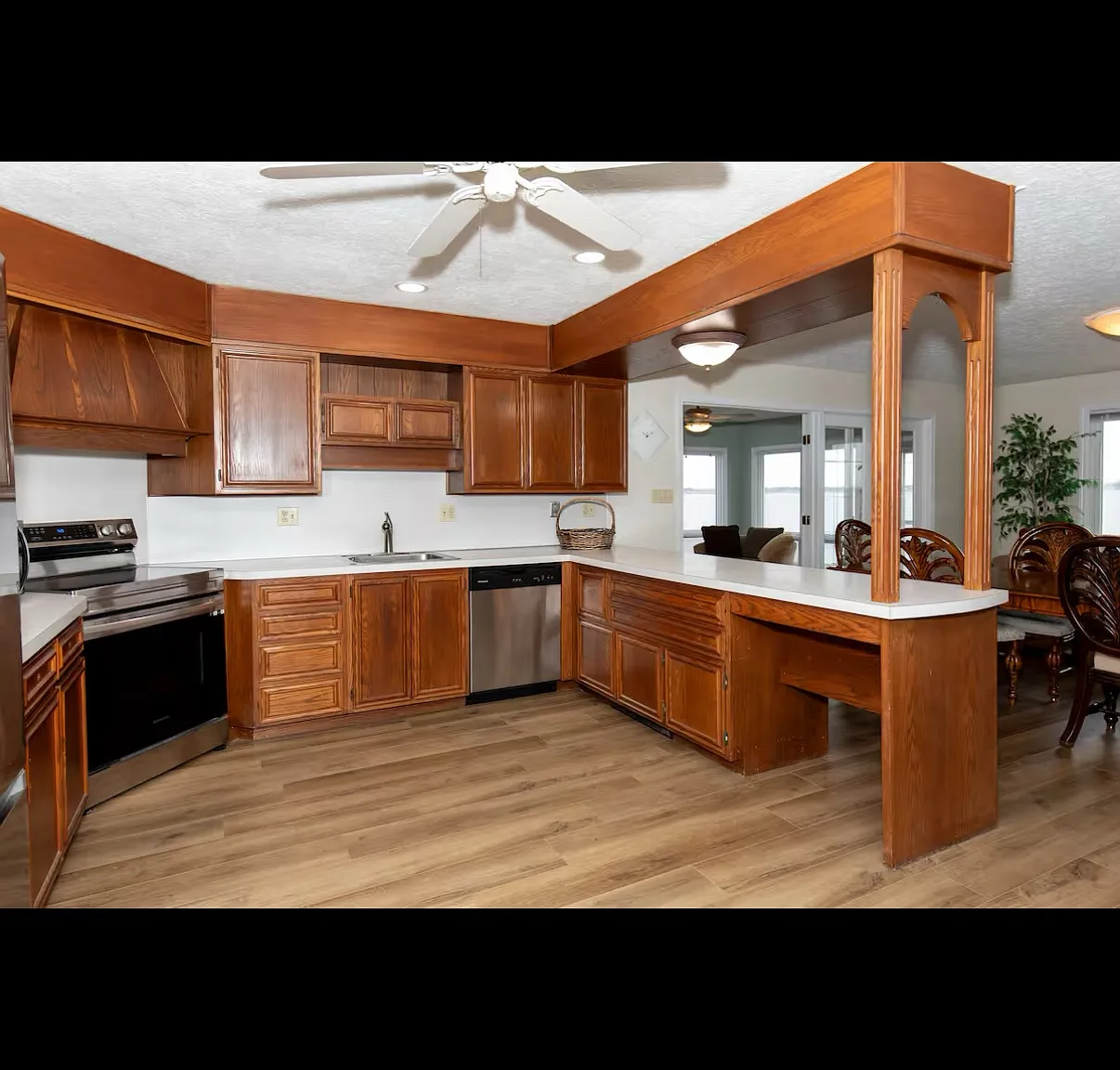 1211 Cedar Point Rd — Photo 4