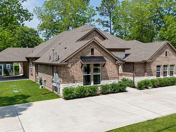 3rd image of 222 Elk Dr