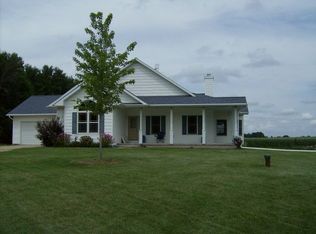 N5707 Valley Rd, Cecil, WI 54111