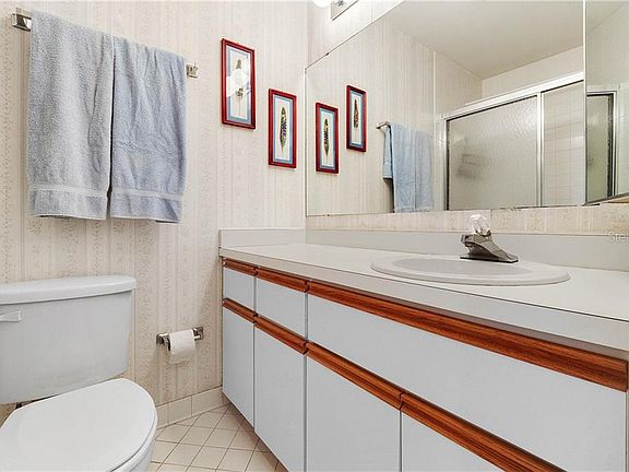 4th image of 36 Aspen Dr