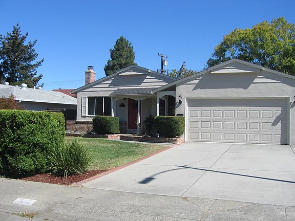 2nd image of 1062 Huntingdon Dr