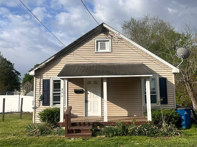 312 Grant St — Photo 1