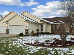 2128 Lynwood Dr, Sun Prairie, WI 53590