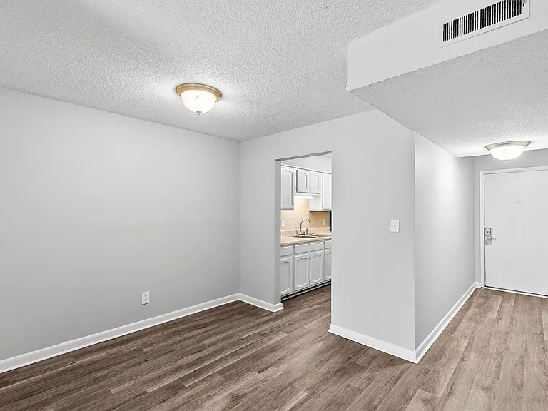 Monroe Crest Apartments — Photo 5