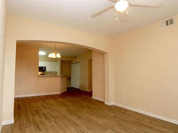 4th image of 100 SW Peacock Blvd APT 1-102