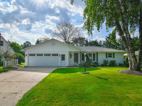 1421 Argonne Dr, Green Bay, WI 54304