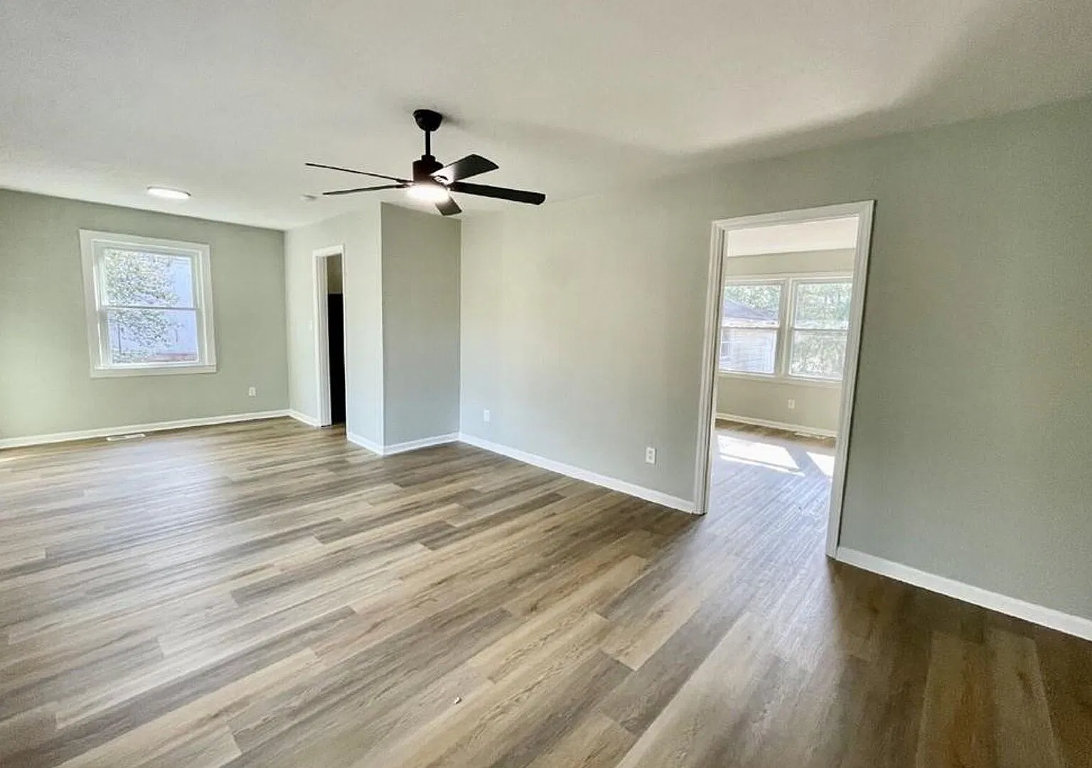 1514 Roxie ~ Welmar Heights — Photo 3