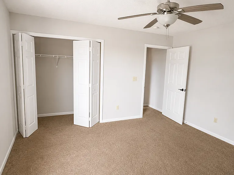 422 W Winterberry Trl — Photo 11