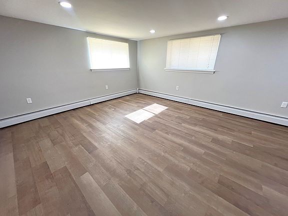 3rd image of 645 Hollywood Ave #1