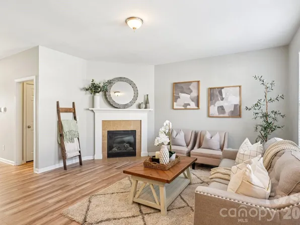 209 Township Dr, Fort Mill, SC 29715