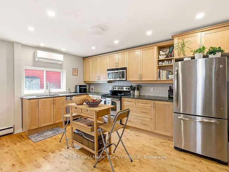 176 King Edward Ave — Photo 18