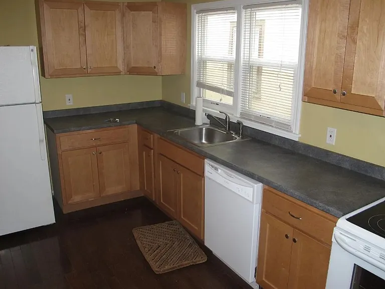 45 Vick Park #A — Photo 3