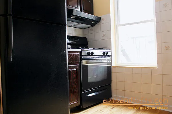 Rented by aptsandlofts.com | media 7