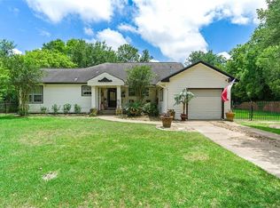 1041 19th Ave N, Texas City, TX 77590