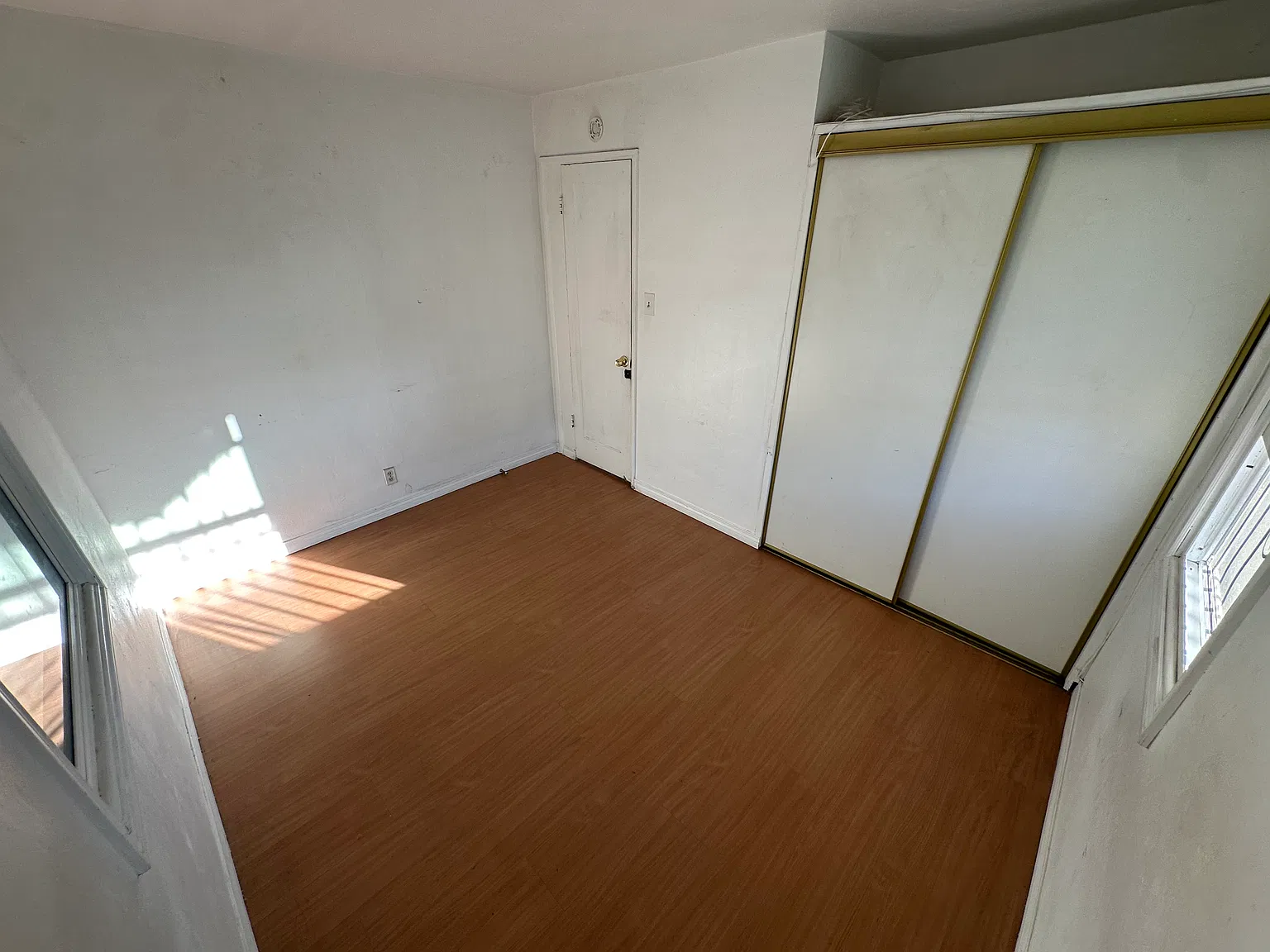 2 bed, 700 sqft, $2,050 — Photo 2