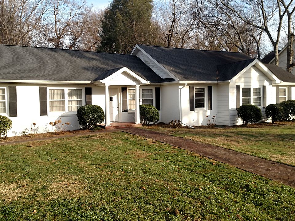 1st image of 15 Fairhills Dr
