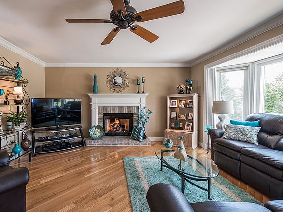 4th image of 5121 Kings Park Dr