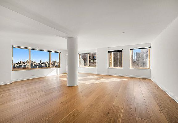 3rd image of 106 Central Park S APT 28E