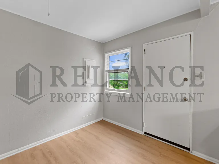 2450 N Prince St — Photo 10