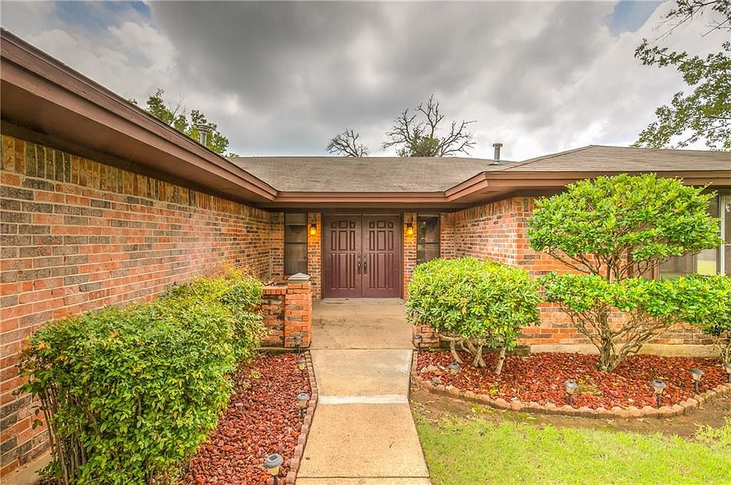 111 Bolton Rd, Granbury, TX 76049 Zillow