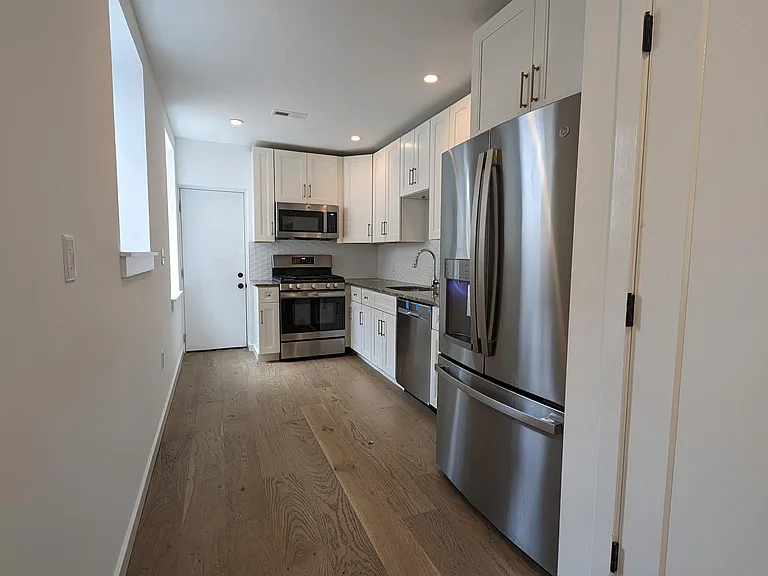 2232 N Mascher St — Photo 6