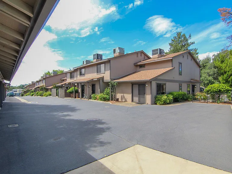 1975 Bechelli Ln — Photo 20