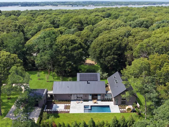 6 Great Circle Dr, Shelter Island, NY 11964