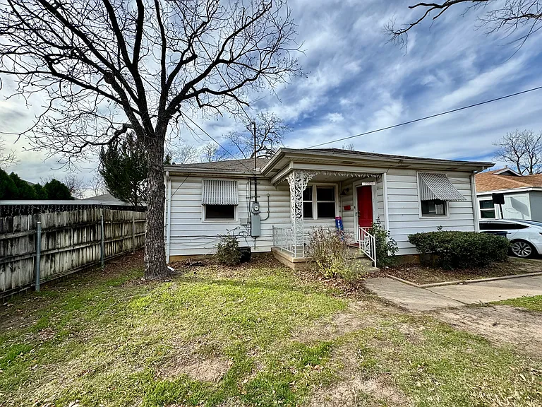2204 Tierney Rd — Photo 15
