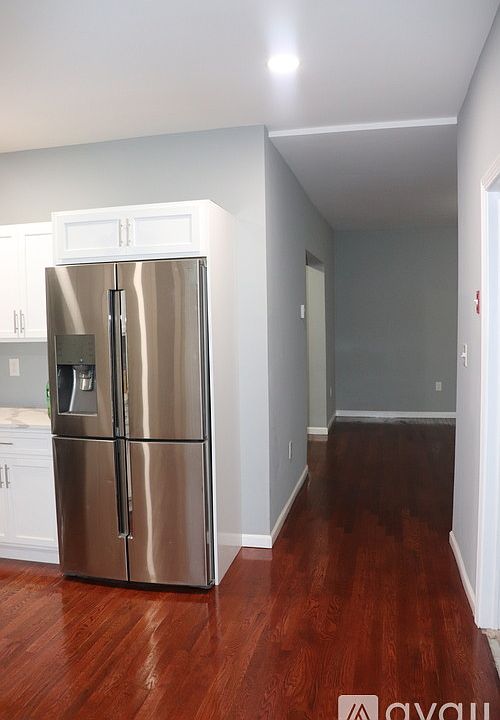 2nd image of 618 Hawley Ave #618
