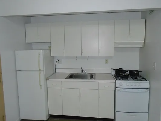 Rented by 18 REALTY | media 15