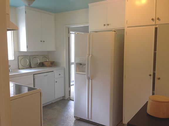 3rd image of 1115 S Elm Dr APT 220