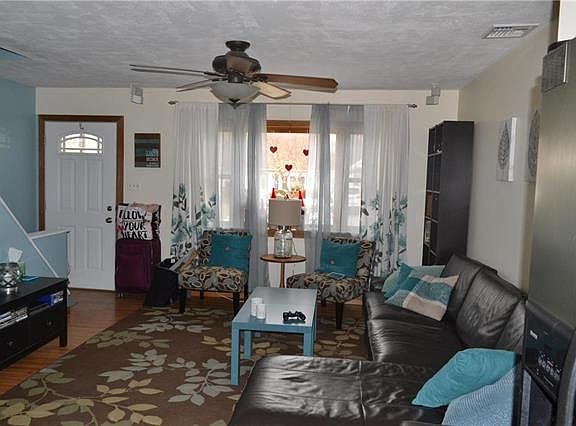 2nd image of 6 Edie Ln