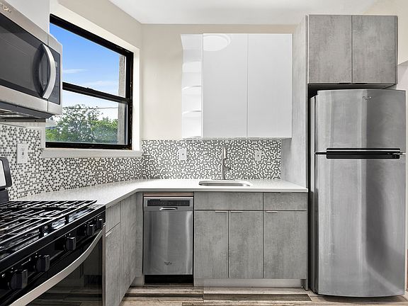 2nd image of 281 Clifton Pl APT 4C