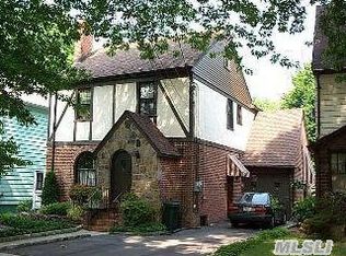 112 Locust St, Floral Park, NY 11001