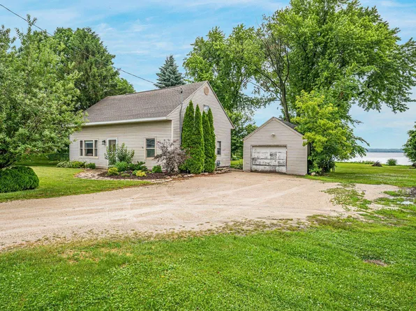 N7995 Lakeshore Dr, Fond Du Lac, WI 54937