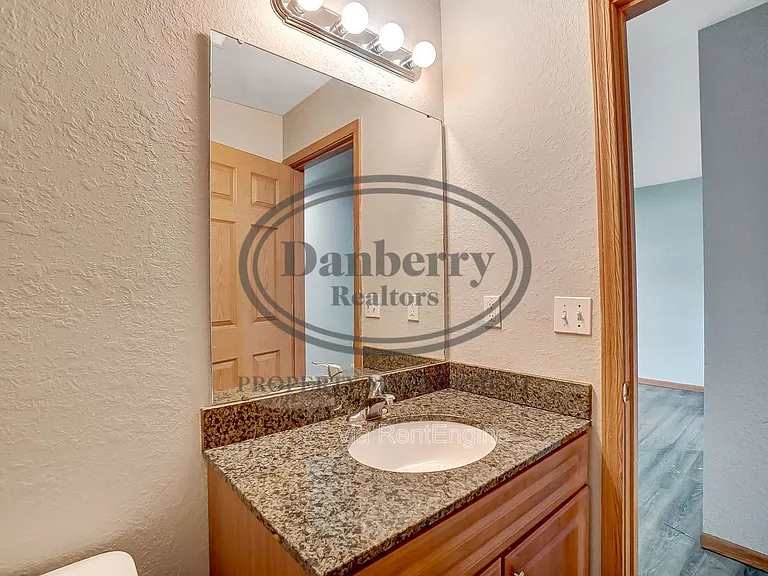 1115 N Byrne Rd — Photo 12