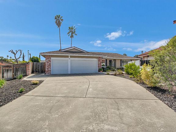 2nd image of 32 Bliss Ct